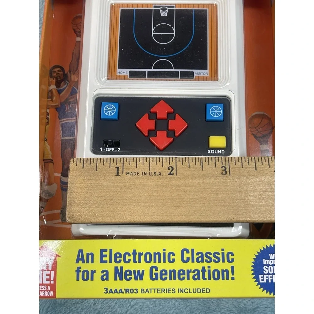 Mattel / Basic Fun Electronic Basketball Game 2016 Retro Handheld New Sealed Toy